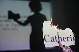 Produção independente começou durante a encenação de "Roza" e as manifestações populares de 2013