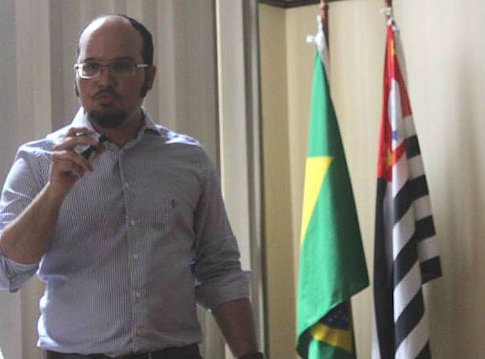 Médico Thiago Henrique Silva, da secretaria nacional da Rede Nacional de Médicas e Médicos Populares