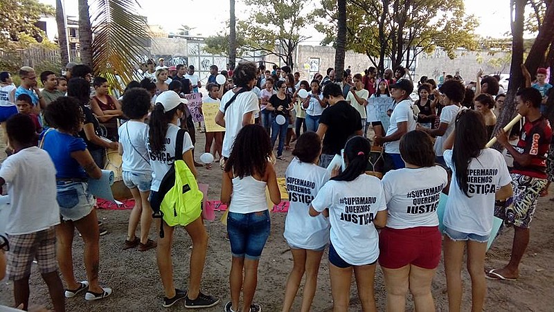 Semanas após o homicídio, familiares e amigos realizaram o primeiro de vários atos em memória de Mário.