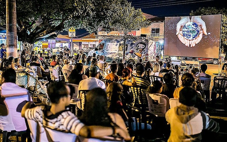 Com recursos da Lei Rouanet, Cine Solar chega à cidade goiana de Edealina, com menos de 4 mil habitantes