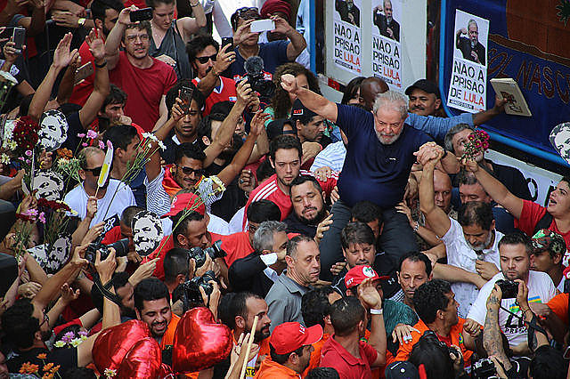 Held as a political prisoner since Apr. 7, Lula is unable to conduct his election campaign