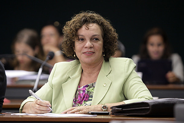 Fátima já afirmou ser contra "bandeiras contrárias aos valores bíblicos"