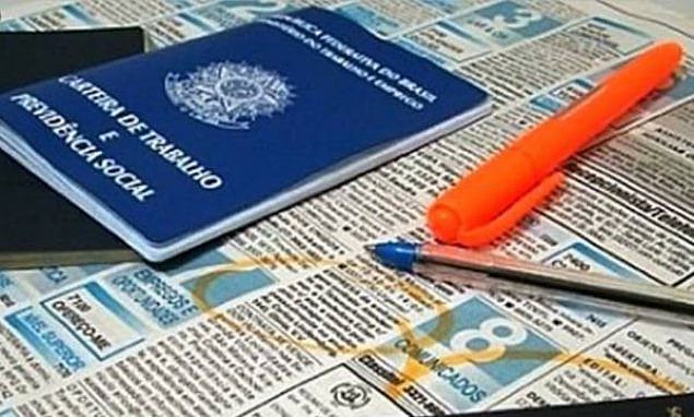 A renda média vem caindo sistematicamente, o salário mínimo foi reajustado abaixo da inflação e o desemprego está alto