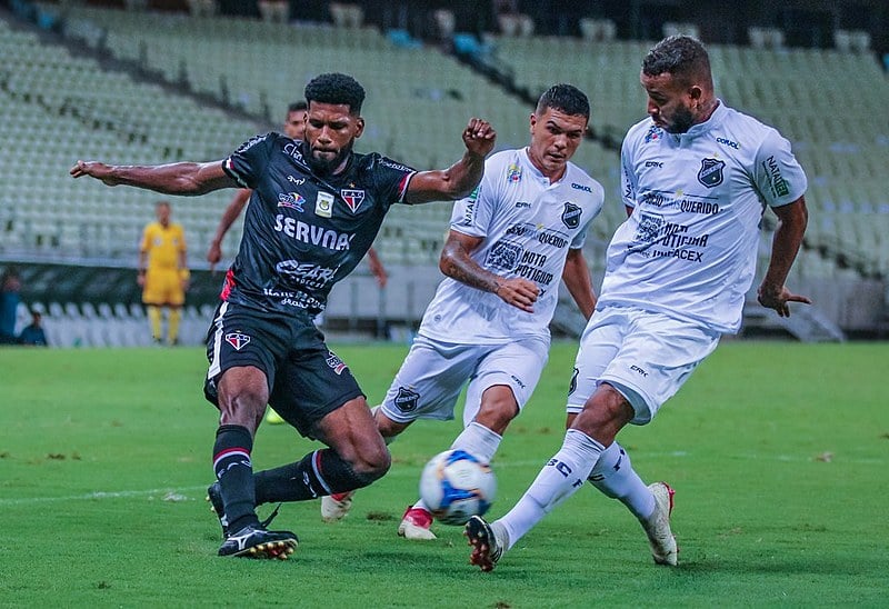 O Tubarão da Barra demorou pra entrar em campo, e o primeiro tempo foi de muita desorganização e pressão da equipe de Natal.