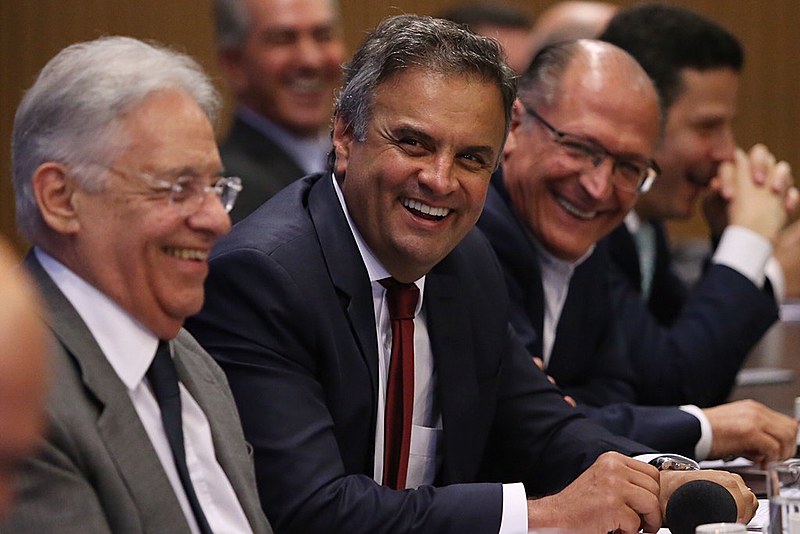 Senador Aécio Neves, presidente nacional do PSDB, na abertura do encontro de prefeitos eleitos pelo partido, em 2011.