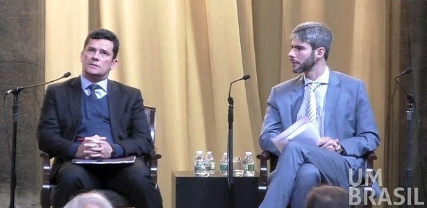 Sociólogo brasileiro, Felippe Ramos (à direita), questiona Moro sobre possível politização de processos judiciais