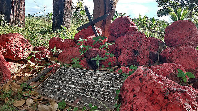 Placa homenajea los 19 miembros del Movimiento Sin Tierra (MST) muertos en Eldorado dos Carajás, en 1996