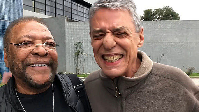 Chico Buarque e Martinho da Vila passaram mais de uma hora conversando com o ex-presidente Lula