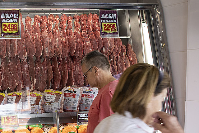 Beef price hikes represent a huge impact, especially for low-income households; scenario is not likely to improve before holiday season