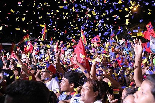O Partido Socialista Unido de Venezuela (PSUV), ao qual pertence o presidente Nicolás Maduro, ganhou em 18 dos 23 estados