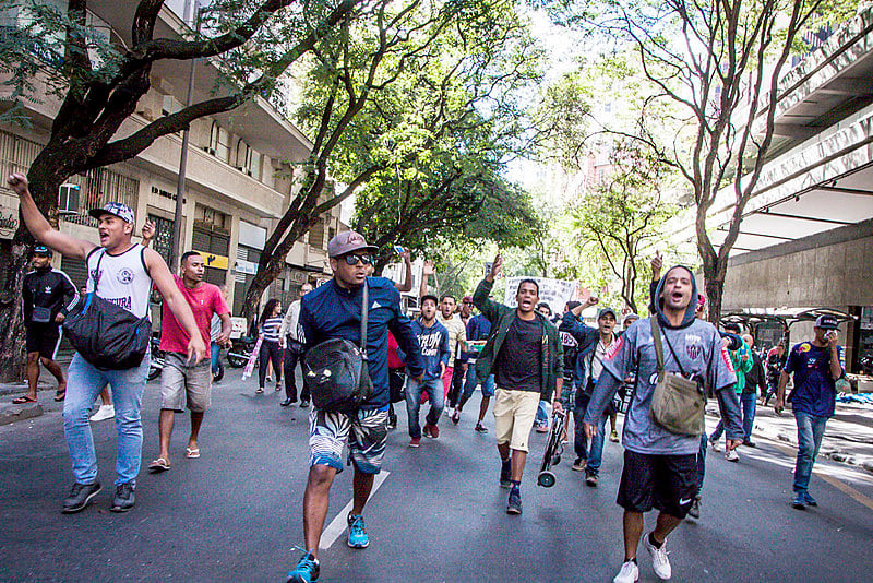 Eles protestam desde a segunda (3) contra a expulsão do hipercentro que o prefeito Alexandre Kalil (PHS) está promovendo