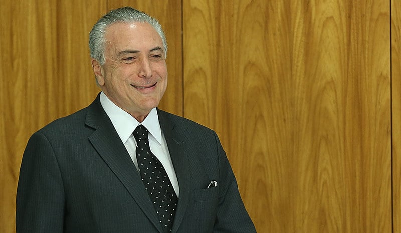Benedito Barbosa, da União dos Movimentos de Moradia, diz que Temer (acima) é "Robin Hood às avessas"