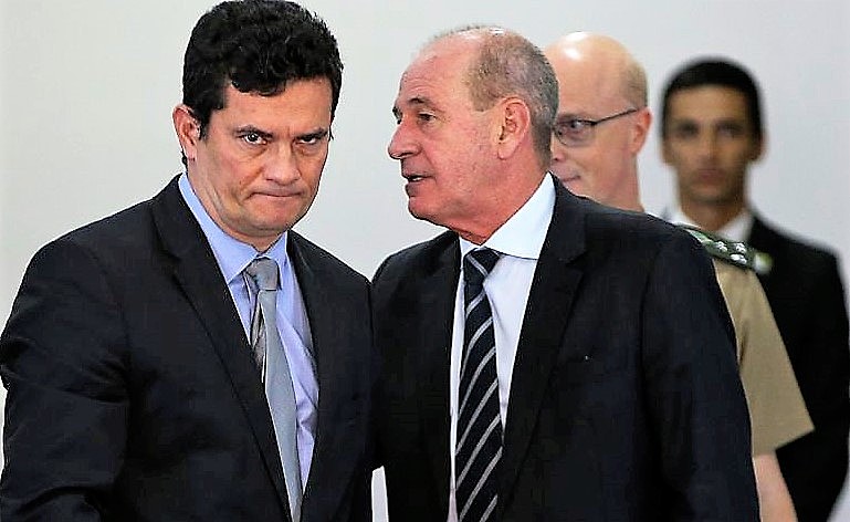 Moro e o ministro da Defesa, Fernando Azevedo, após audiência com Bolsonaro