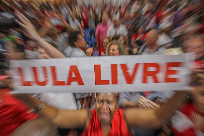 Militância participa do ato de 39 anos de fundação do PT na Vigília Lula Livre
