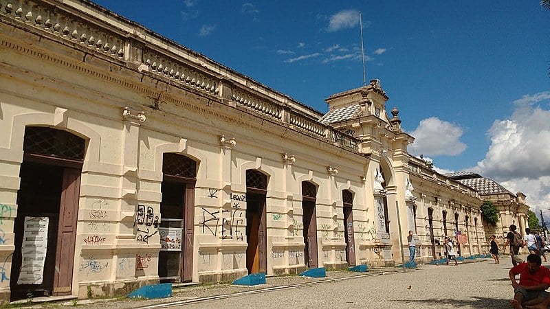 Parte do teto do mercado de São Brás desabou no dia 28 de junho