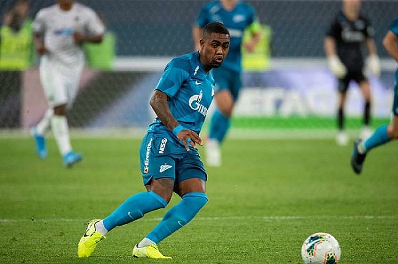 Jogador Malcon é mal recebido por torcedores do Zenit