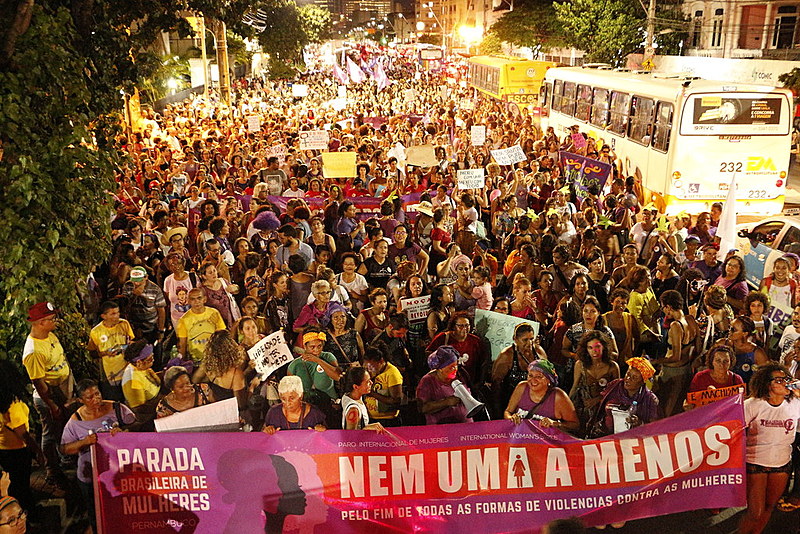 No Recife cerca de 15 mil mulheres tomaram as ruas contra o machismo e o patriarcado.