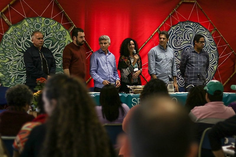 Em ato público com a presença de políticos progressistas, foi lançada carta construída por mais de 50 organizações