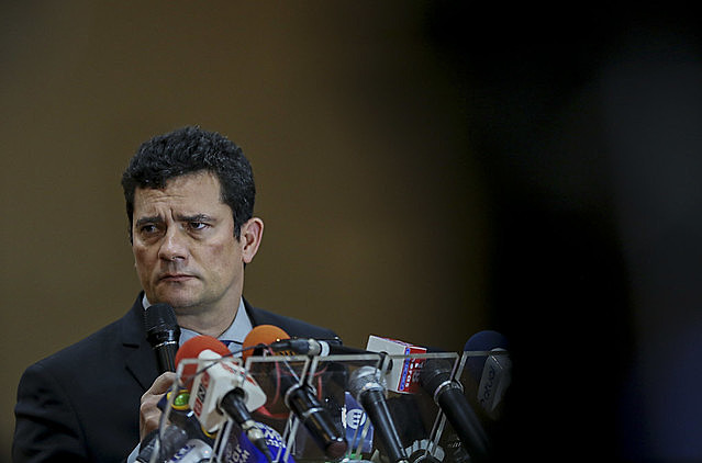 El exjuez Sergio Moro colaboró de modo secreto y antiético con los fiscales de la operación para ayudar a montar la acusación contra Lula