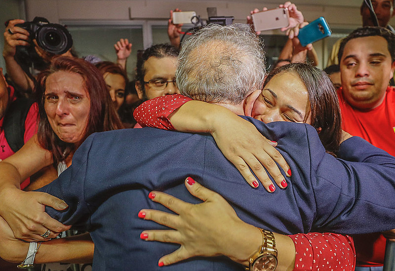 El arresto del líder popular más importante de Brasil está provocando una fuerte conmoción social, en un país ya profundamente dividido