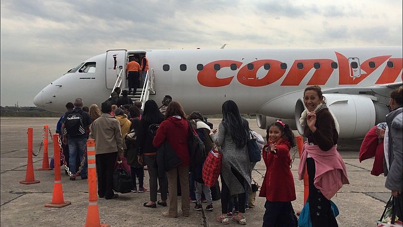 Avião da Conviasa, companhia aérea estatal venezuelana, resgata cidadãos na Argentina