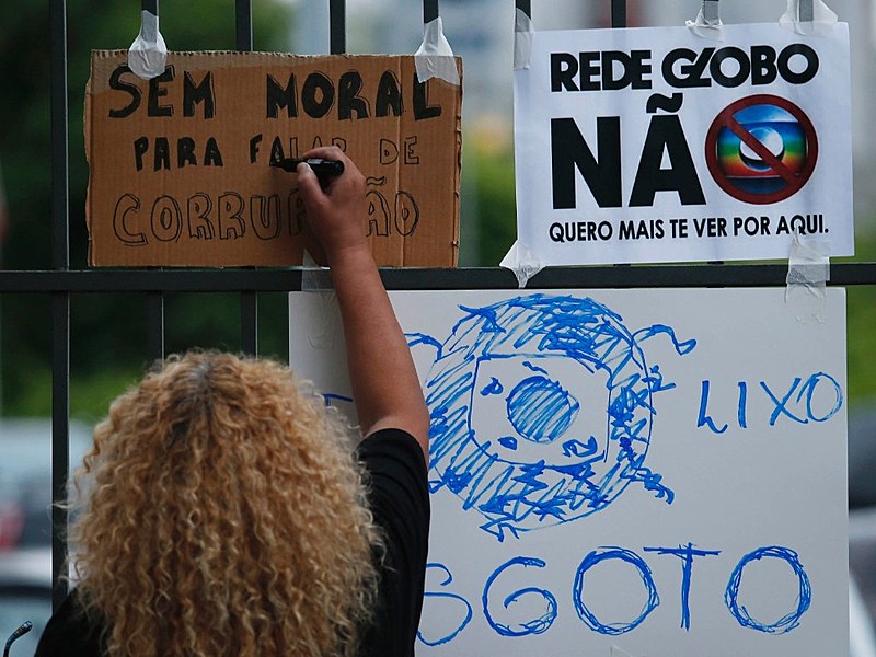 Aumentam protestos contra a Globo nas ruas e nas redes sociais