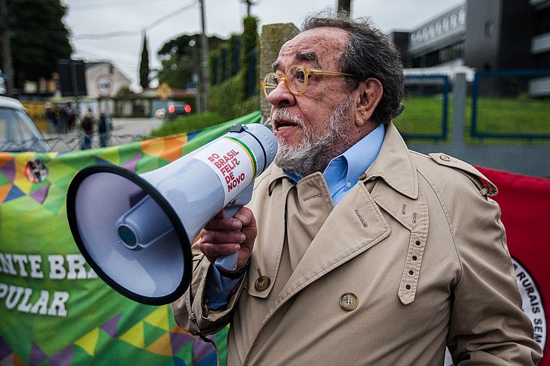 Jornalista vê risco de Brasil se transformar em uma sociedade fascista