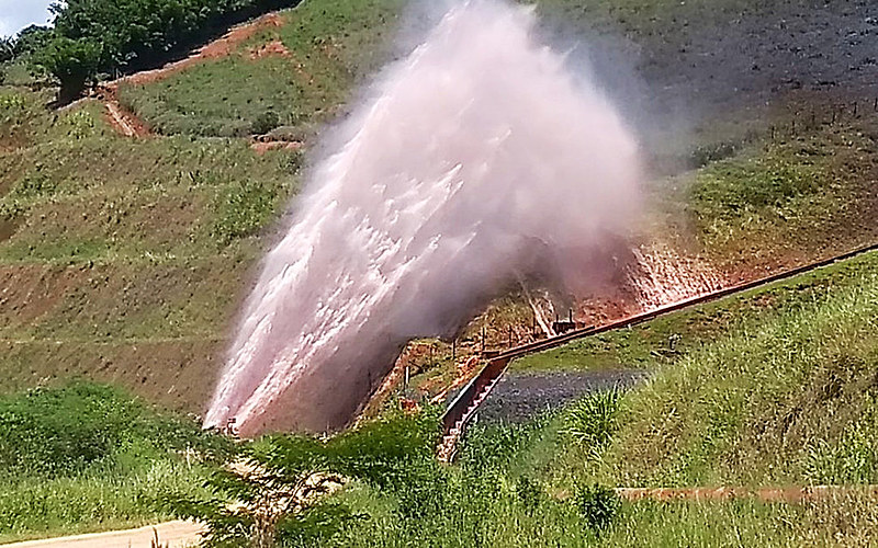Mineroduto rompe em Minas Gerais e despeja 300 toneladas de minério de ferro em manancial