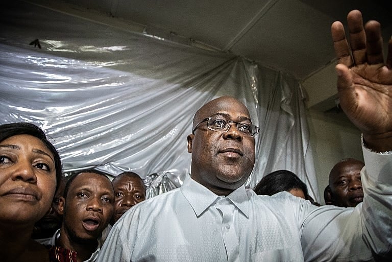Félix Tshisekedi acompanhado da mulher, de familiares e apoiadores pouco depois de ser anunciado o resultado provisório da eleição congolesa