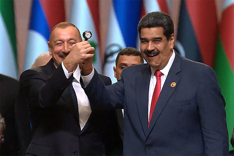 Presidente da Venezuela, Nicolás Maduro passa a liderança do MNOAL ao presidente do Azerbaijão,Ilham Aliyev