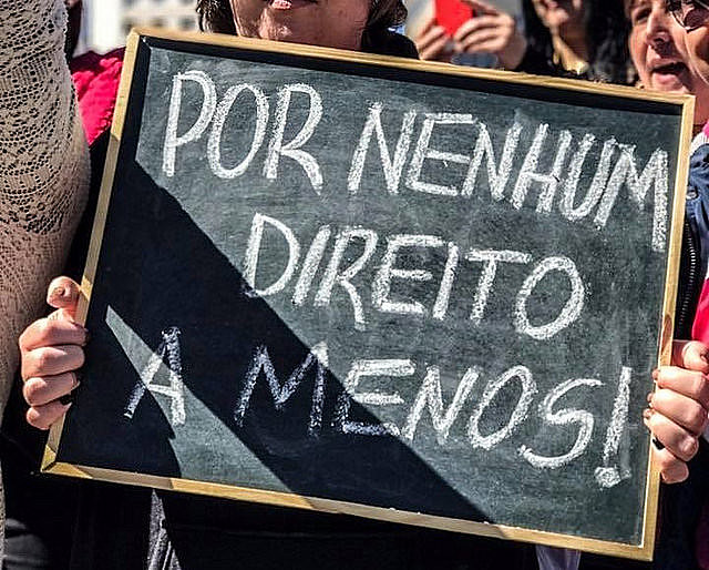 A postura típica de Richa é se afastar da confusão. Até a próxima quinta-feira (31), quem assume o governo é a vice Cida Borghetti