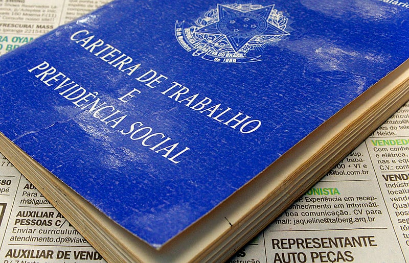 Medida segue a tendência anunciada por Bolsonaro: “menos direitos, mais empregos”