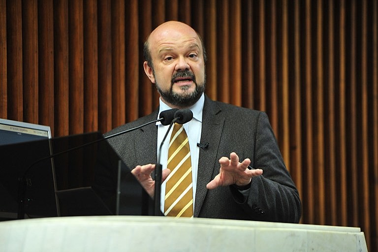 Reitor da UFPR, Ricardo Fonseca, afirma que universidade fecha se proposta de corte seguir