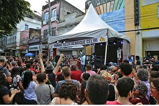 A ação e organizada pelo coletivo Virada Cultural Teatro do Parque