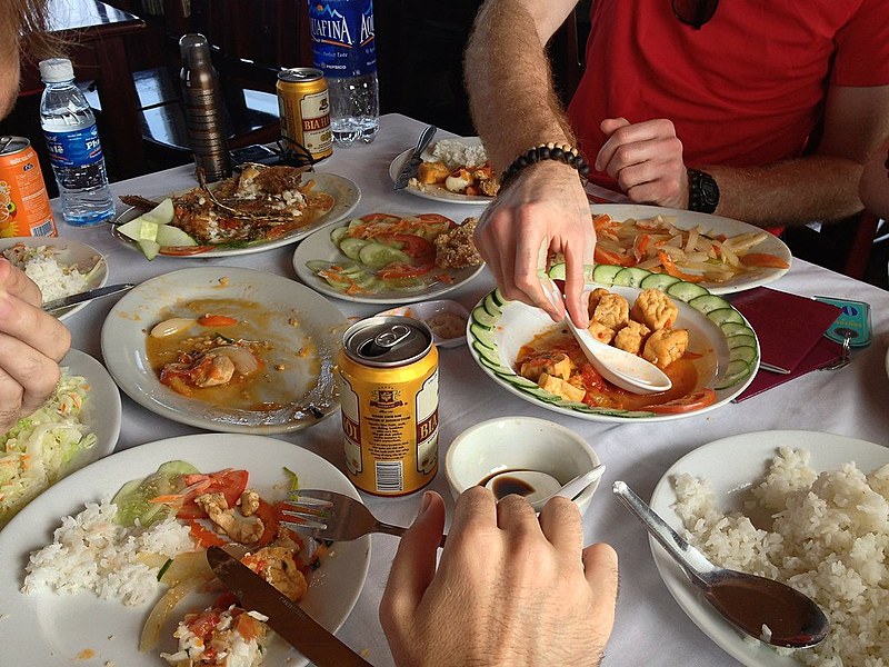 Na hora de comer, a memória olfativa é responsável, além do paladar, de causar emoções de nostalgia.