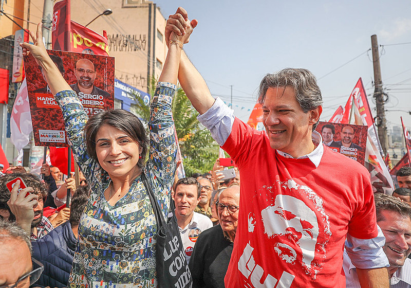 Associado diretamente ao ex-presidente Lula, Fernando Haddad ultrapassa Bolsonaro na intenção de voto