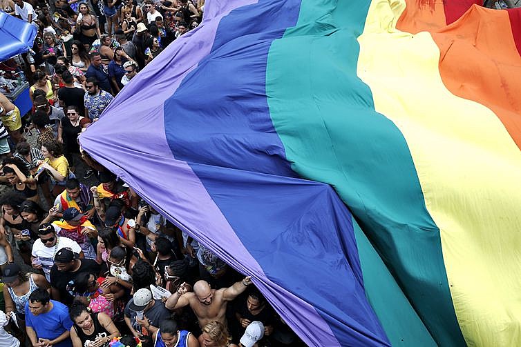 Cabe às mulheres lésbicas pautar e defender sua agenda