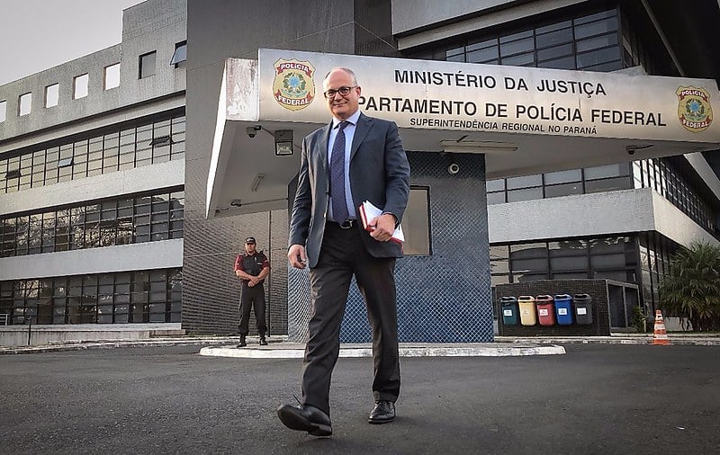 Gualtieri trouxe manifestações de importantes líderes da esquerda europeia em apoio ao ex-presidente