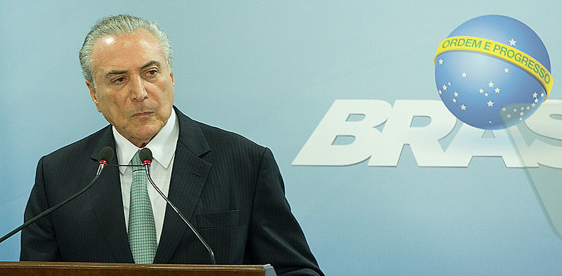 Temer, que aposentou com 55 anos de vida e recebe mais de R$ 30 mil, teve aposentadoria suspensa por não ter feito a comprovação de vida