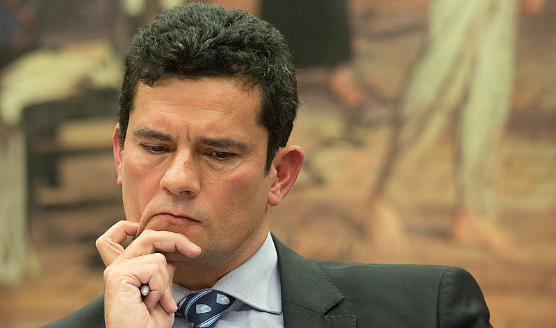 "A lei da entropia, no entanto, deve vencer a parada. O mais provável é que a banda podre cresça e leve de roldão os falsos espertos"