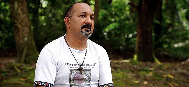 El Padre Amaro apoya la lucha por la preservación de los bosques y del uso sustentable de la tierra