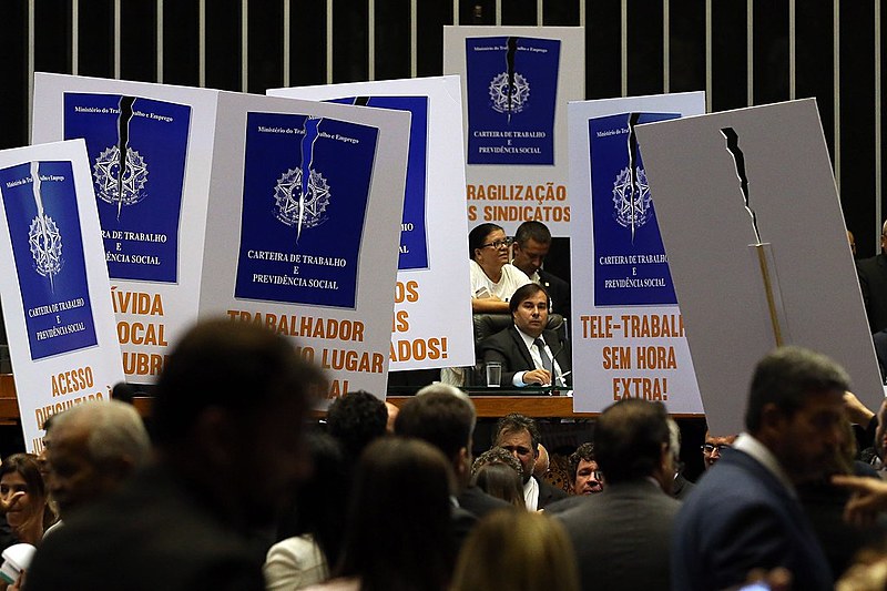 Acordo entre base e oposição impediu que votação acontecesse já nesta quarta (5)