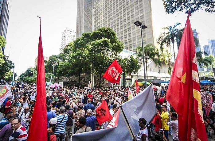 Segundo organizadores, mais de 30 mil pessoas participaram do ato unificado no Rio