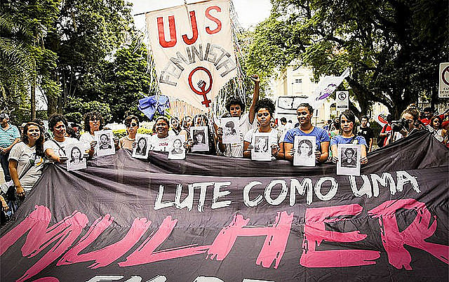 Women in defense of Lula - Women's demonstration in Porto Alegre resisting setbacks