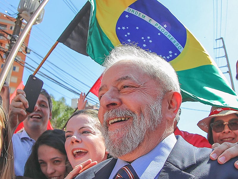Lula é recebido por militantes para ato político em Curitiba, em 2017