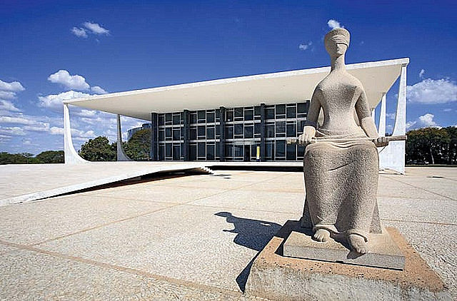 Constituição da República Federativa do Brasil foi nomeada de “Constituição Cidadã” em 1988