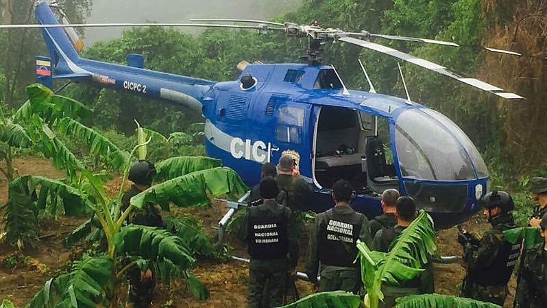 No dia 27 de junho, um ex-funcionário da polícia sequestrou um helicóptero e atacou duas sedes administrativas do Estado venezuelano