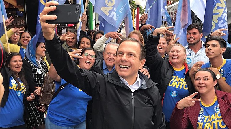 Ex-prefeito lidera a corrida eleitoral, mas também é o candidato com maior rejeição
