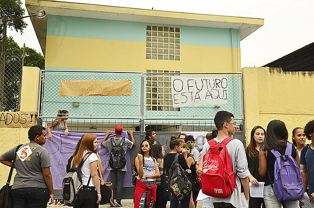 Projeto estabelece o controle privado e ideológico dos conteúdos do ensino escolar