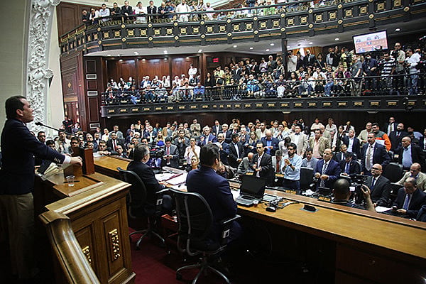 Oposição também discutiu um acordo para destituir o presidente Nicolás Maduro sob o argumento de abandono do cargo